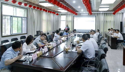 王大真一行到金沙酒業(yè)現(xiàn)場調研(圖2)